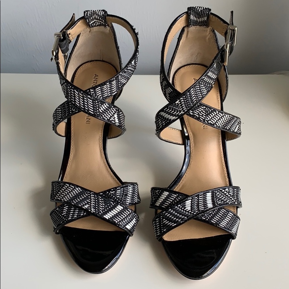NWT Woven & patent leather stewpot sandal